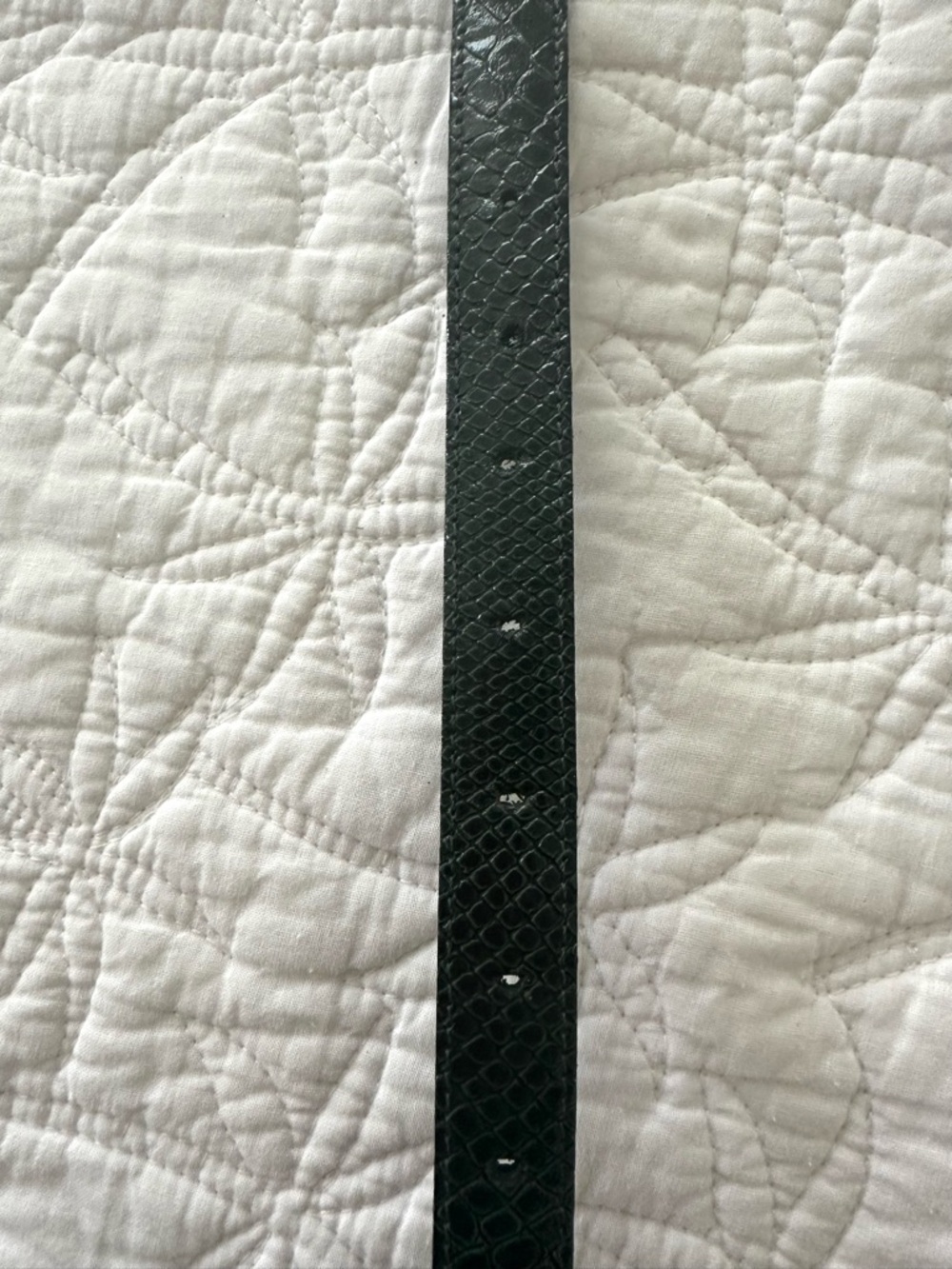 Vintage 1980's Avignon Snake Look Wraparound Green Leather Belt. Made in France - Picture 9 of 11